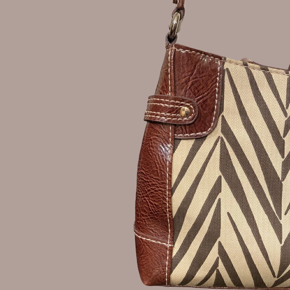Liz Claiborne Brown and Tan Shoulder Bag - Picture 5 of 16